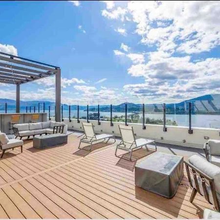 Amazing Brand New Lakeview Condo Downtown Kelowna Exterior photo