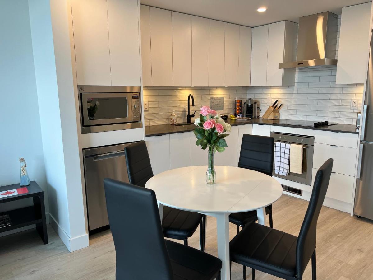 Amazing Brand New Lakeview Condo Downtown Kelowna Exterior photo