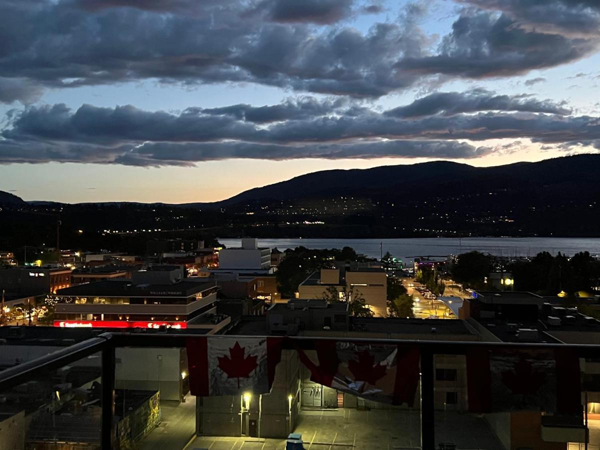 Amazing Brand New Lakeview Condo Downtown Kelowna Exterior photo