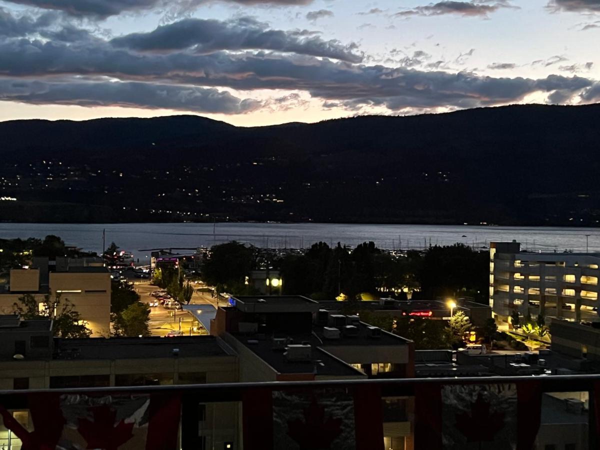Amazing Brand New Lakeview Condo Downtown Kelowna Exterior photo